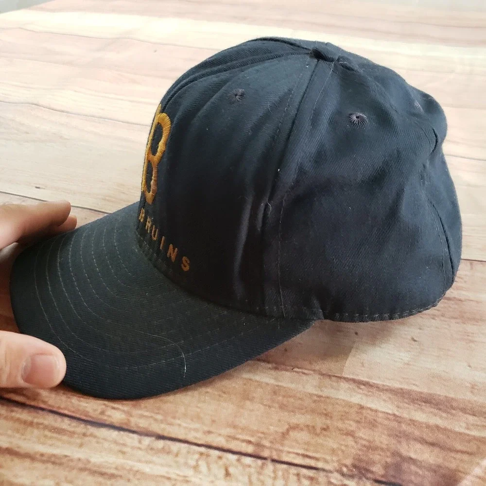 VINTAGE UCLA Bruins‎ Hat Cap Mens Fitted 7 1/4 Blue College Football Adult *
